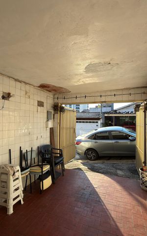 Casa à venda com 178m², 4 quartos e 1 vaga Casa à venda com 178m², 4 quartos e 1 vagaGaragem