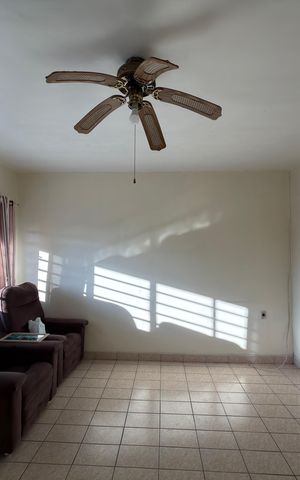 Casa à venda com 178m², 4 quartos e 1 vaga Casa à venda com 178m², 4 quartos e 1 vagaSala