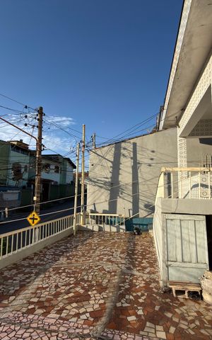 Casa à venda com 178m², 4 quartos e 1 vaga Casa à venda com 178m², 4 quartos e 1 vagaSala Varanda