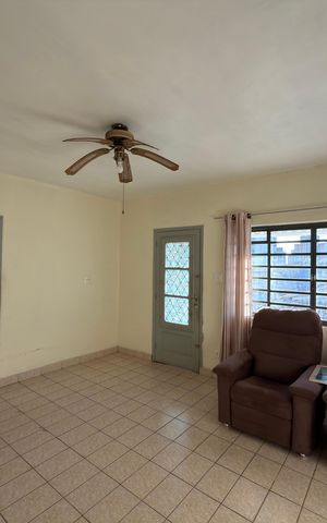 Casa à venda com 178m², 4 quartos e 1 vaga Casa à venda com 178m², 4 quartos e 1 vagaSala