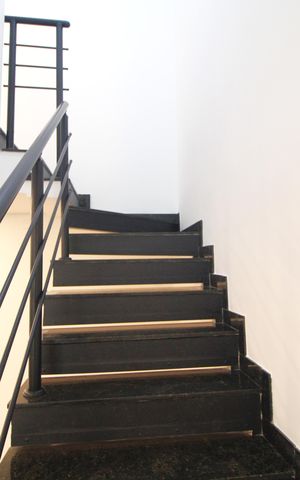Casa para alugar com 200m², 3 quartos e 4 vagasEscada