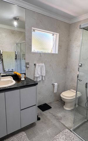 Casa de condomínio para alugar com 1200m², 3 quartos e 4 vagas
