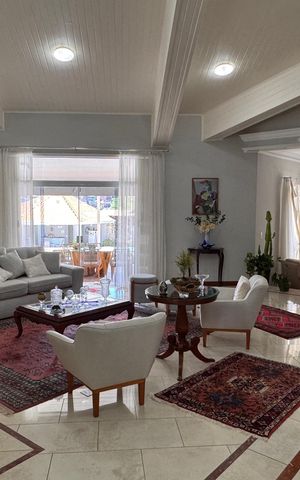 Casa de condomínio para alugar com 1200m², 3 quartos e 4 vagas