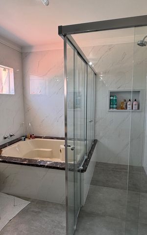 Casa de condomínio para alugar com 1200m², 3 quartos e 4 vagas
