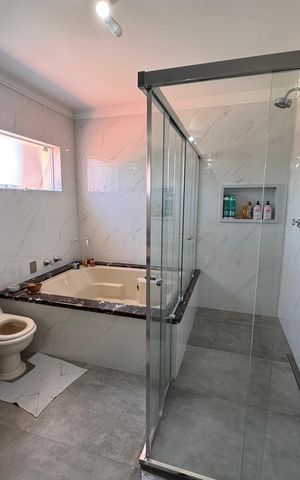 Casa de condomínio para alugar com 1200m², 3 quartos e 4 vagas