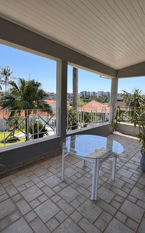 Casa de condomínio para alugar com 1200m², 3 quartos e 4 vagas