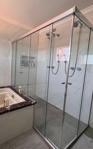 Casa de condomínio para alugar com 1200m², 3 quartos e 4 vagas