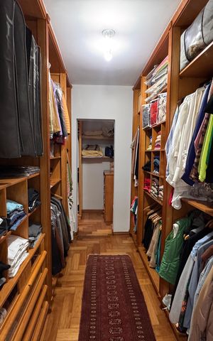 Casa de condomínio para alugar com 1200m², 3 quartos e 4 vagas