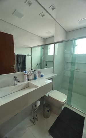 Casa à venda com 400m², 3 quartos e 6 vagas Casa à venda com 400m², 3 quartos e 6 vagasBanheiro