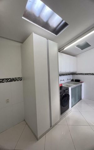 Casa à venda com 400m², 3 quartos e 6 vagas Casa à venda com 400m², 3 quartos e 6 vagasÁrea de serviço