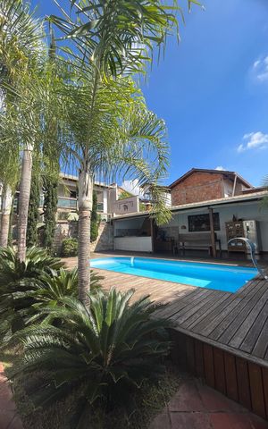 Casa à venda com 400m², 3 quartos e 6 vagas Casa à venda com 400m², 3 quartos e 6 vagasÁrea externa