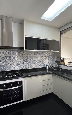 Casa à venda com 400m², 3 quartos e 6 vagas Casa à venda com 400m², 3 quartos e 6 vagasCozinha