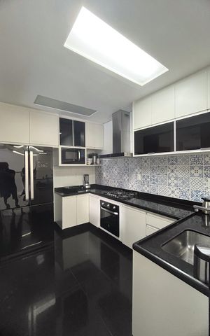 Casa à venda com 400m², 3 quartos e 6 vagas Casa à venda com 400m², 3 quartos e 6 vagasCozinha