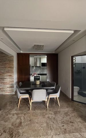 Casa à venda com 400m², 3 quartos e 6 vagas Casa à venda com 400m², 3 quartos e 6 vagasSala