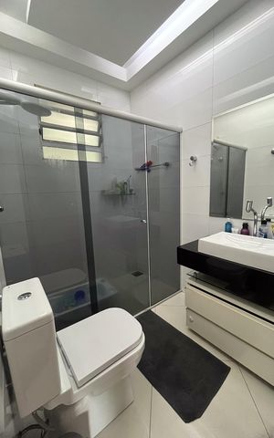 Casa à venda com 400m², 3 quartos e 6 vagas Casa à venda com 400m², 3 quartos e 6 vagasBanheiro