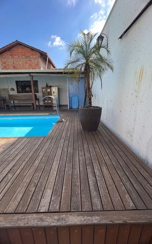 Casa à venda com 400m², 3 quartos e 6 vagas Casa à venda com 400m², 3 quartos e 6 vagasÁrea externa