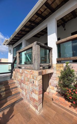 Casa à venda com 400m², 3 quartos e 6 vagas Casa à venda com 400m², 3 quartos e 6 vagasÁrea externa