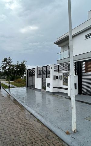Casa para alugar com 92m², 2 quartos e 1 vaga Casa para alugar com 92m², 2 quartos e 1 vagaFachada