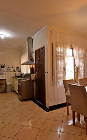 Casa à venda com 148m², 2 quartos e 2 vagasCozinha