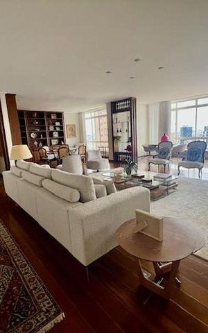 Apartamento para alugar com 340m², 4 quartos e 3 vagasSala