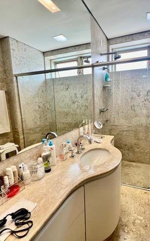 Apartamento para alugar com 340m², 4 quartos e 3 vagasBanheiro