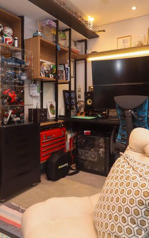 Apartamento à venda com 200m², 3 quartos e 5 vagas Apartamento à venda com 200m², 3 quartos e 5 vagasEscritório