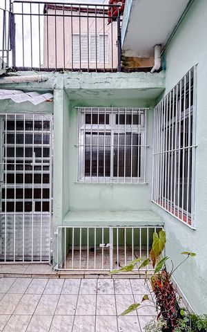 Casa para alugar com 75m², 2 quartos e sem vagaÁrea de Serviço