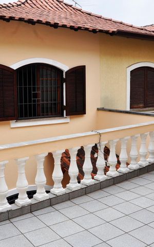 Casa para alugar com 200m², 2 quartos e 2 vagas Casa para alugar com 200m², 2 quartos e 2 vagasDetalhe - Varanda