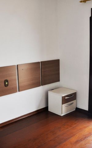Casa para alugar com 200m², 2 quartos e 2 vagas Casa para alugar com 200m², 2 quartos e 2 vagasDetalhe - Quarto 01 com Suíte e Varanda
