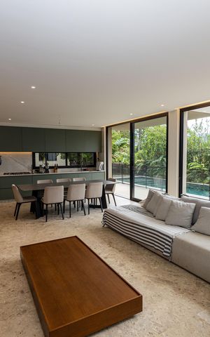 Casa de condomínio à venda com 1100m², 5 quartos e 2 vagas Casa de condomínio à venda com 1100m², 5 quartos e 2 vagasSala de TV 2
