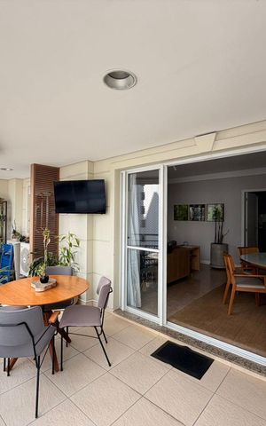Apartamento à venda com 126m², 3 quartos e 2 vagas Apartamento à venda com 126m², 3 quartos e 2 vagasVaranda
