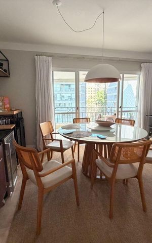 Apartamento à venda com 126m², 3 quartos e 2 vagas Apartamento à venda com 126m², 3 quartos e 2 vagasSala
