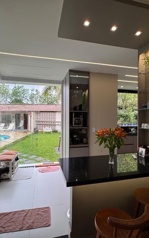 Apartamento à venda com 326m², 3 quartos e 4 vagas Apartamento à venda com 326m², 3 quartos e 4 vagasCozinha e Área de Serviço