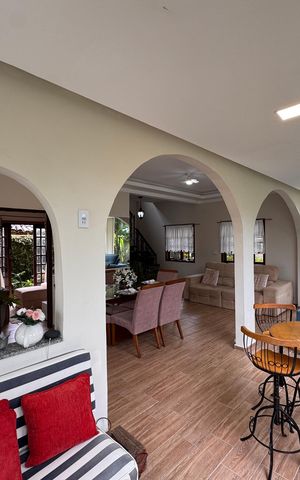 Apartamento à venda com 326m², 3 quartos e 4 vagas Apartamento à venda com 326m², 3 quartos e 4 vagasVaranda