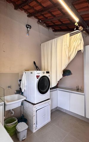 Apartamento à venda com 326m², 3 quartos e 4 vagas Apartamento à venda com 326m², 3 quartos e 4 vagasLavanderia