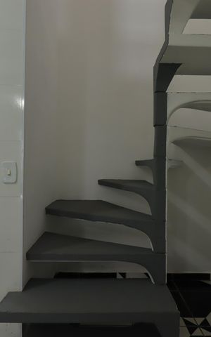 Casa para alugar com 180m², 3 quartos e 1 vagaEscada
