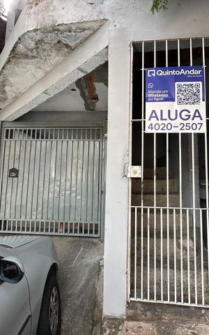 Casa para alugar com 82m², 2 quartos e sem vaga Casa para alugar com 82m², 2 quartos e sem vagaFachada
