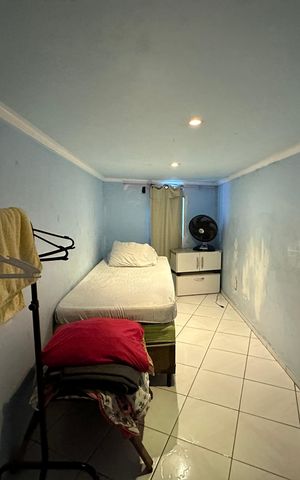 Casa para alugar com 82m², 2 quartos e sem vaga Casa para alugar com 82m², 2 quartos e sem vagaQuarto 1