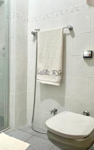Apartamento à venda com 117m², 3 quartos e 1 vaga Apartamento à venda com 117m², 3 quartos e 1 vagaBanheiro da Suíte