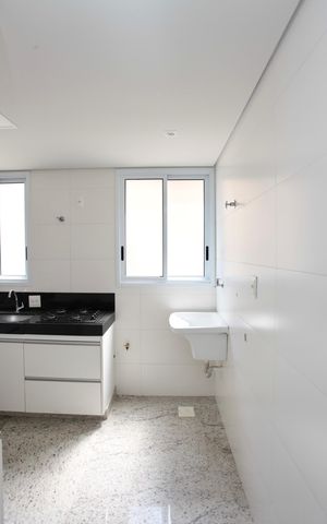 Apartamento à venda com 60m², 2 quartos e 2 vagas Apartamento à venda com 60m², 2 quartos e 2 vagasCozinha e Área de Serviço