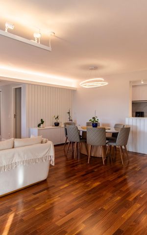 Apartamento à venda com 119m², 3 quartos e 2 vagas Apartamento à venda com 119m², 3 quartos e 2 vagasSala