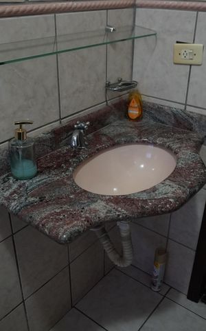 Casa para alugar com 163m², 3 quartos e 2 vagasBanheiro