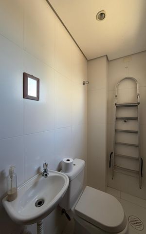 Apartamento à venda com 240m², 4 quartos e 4 vagasBanheiro de serviço
