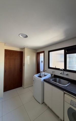 Apartamento à venda com 240m², 4 quartos e 4 vagasÁrea de Serviço