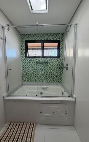 Apartamento à venda com 240m², 4 quartos e 4 vagasSuíte 2 Banheiro 