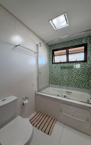 Apartamento à venda com 240m², 4 quartos e 4 vagasSuíte 2 Banheiro 