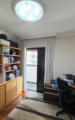 Apartamento à venda com 240m², 4 quartos e 4 vagasQuarto