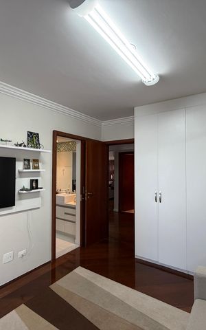 Apartamento à venda com 240m², 4 quartos e 4 vagasSuíte 2