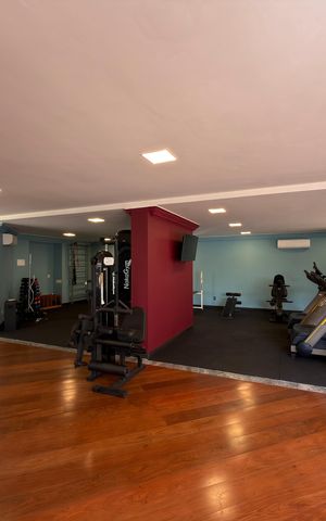 Apartamento à venda com 240m², 4 quartos e 4 vagasÁrea comum - Academia