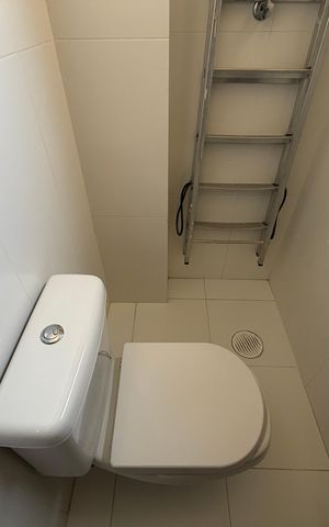 Apartamento à venda com 240m², 4 quartos e 4 vagasBanheiro de serviço